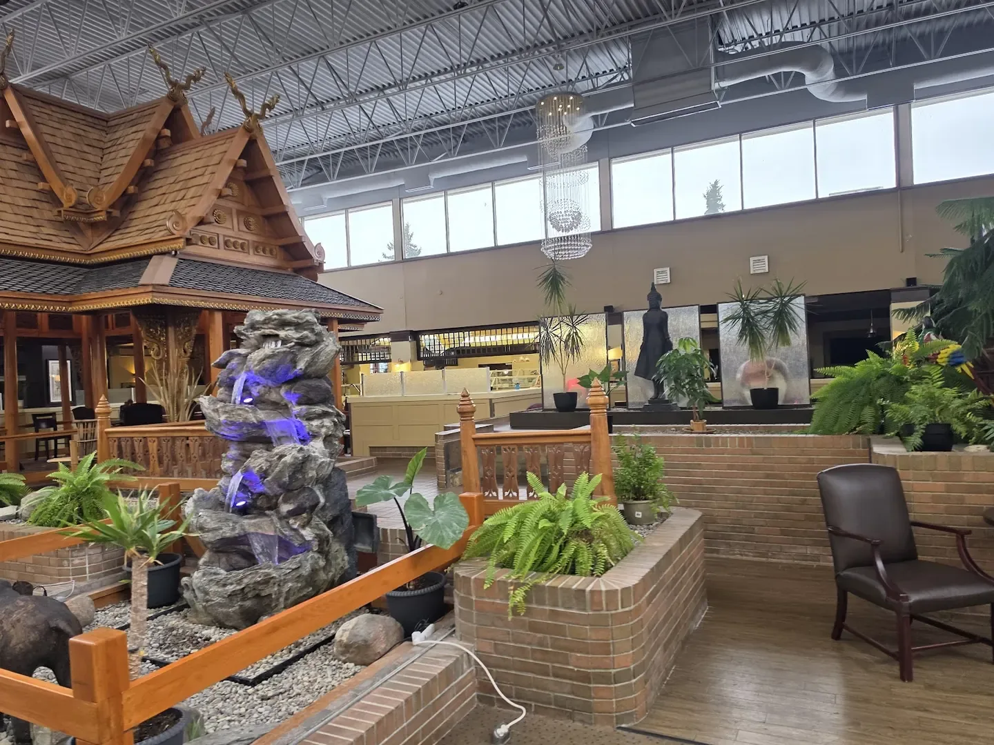 Medicine Hat Lodge grounds and approach